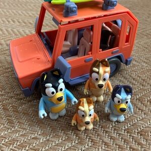 Bluey Family Car